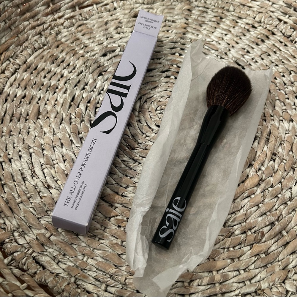 New Saie The All-Over Powder Brush - Picture 2 of 2